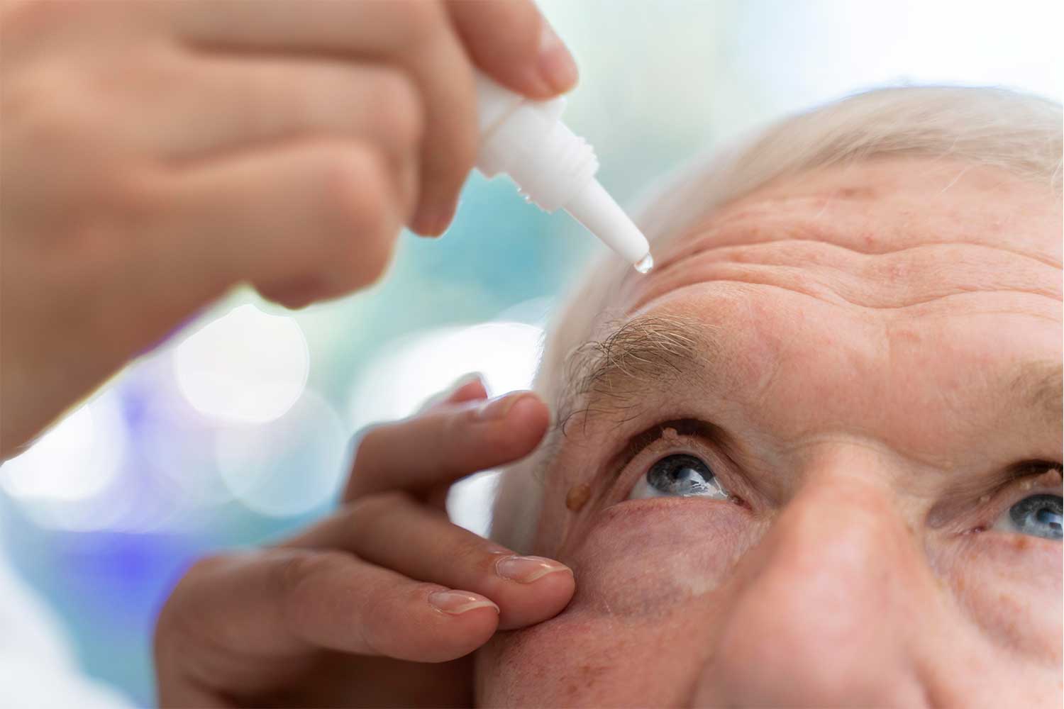 Cosa Fare se Noti Macchie Bianche sugli Occhi: Guida Medica ai Problemi Visivi e alle Cure Possibili